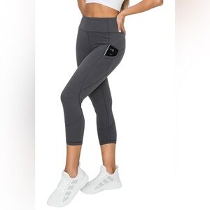 Charcoal Gray High-Waisted Capri Leggings with Pocket